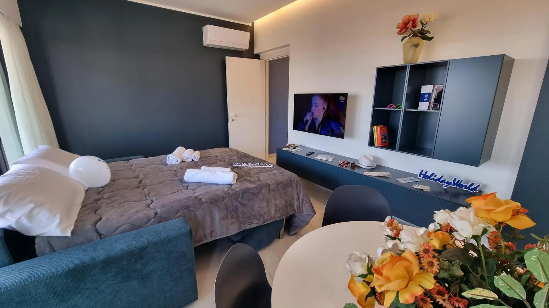 Maxela Penthouse By Holiday World Palermo Italy